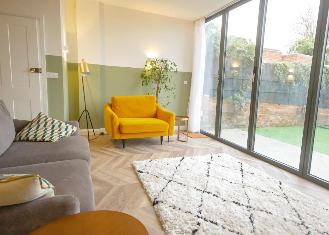 Garden Apartment Winchester Eksteriør bilde
