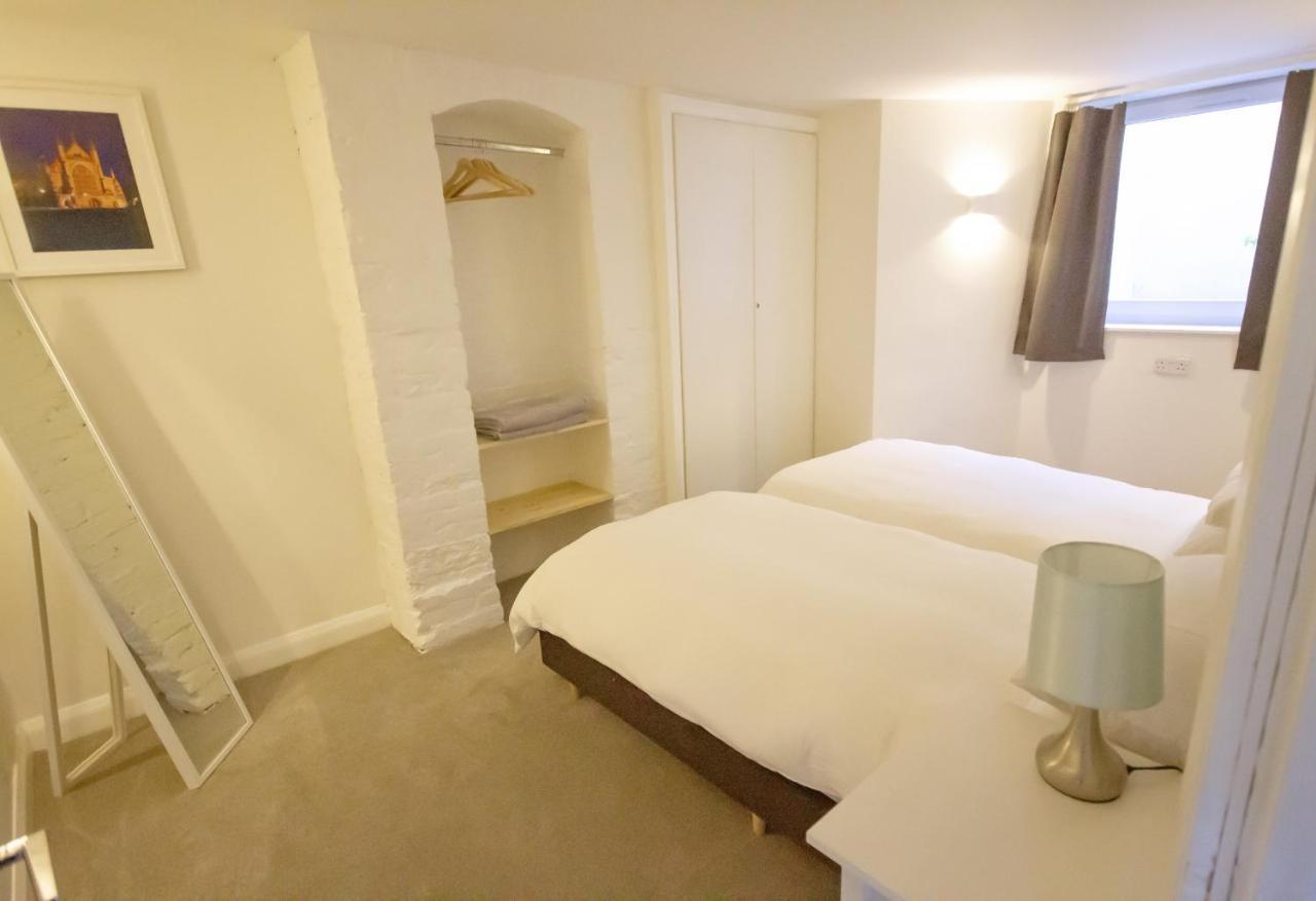 Garden Apartment Winchester Eksteriør bilde